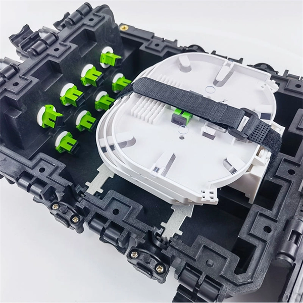 Fiber optic transceiver port pigtail